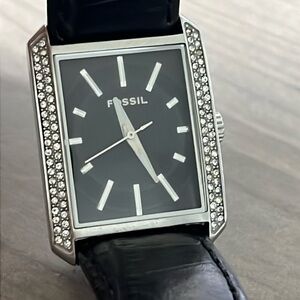 VINTAGE FOSSIL WOMEN’S FAUX JEWELS BLACK LEATHER BAND WATCH